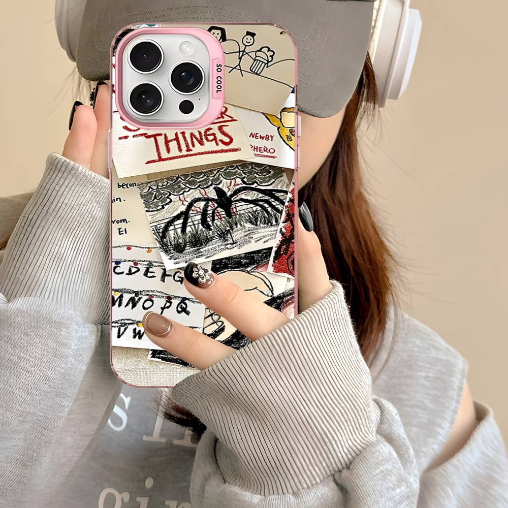 Coque iPhone mate Stranger Things croquis du Monde à l'Envers vu de face