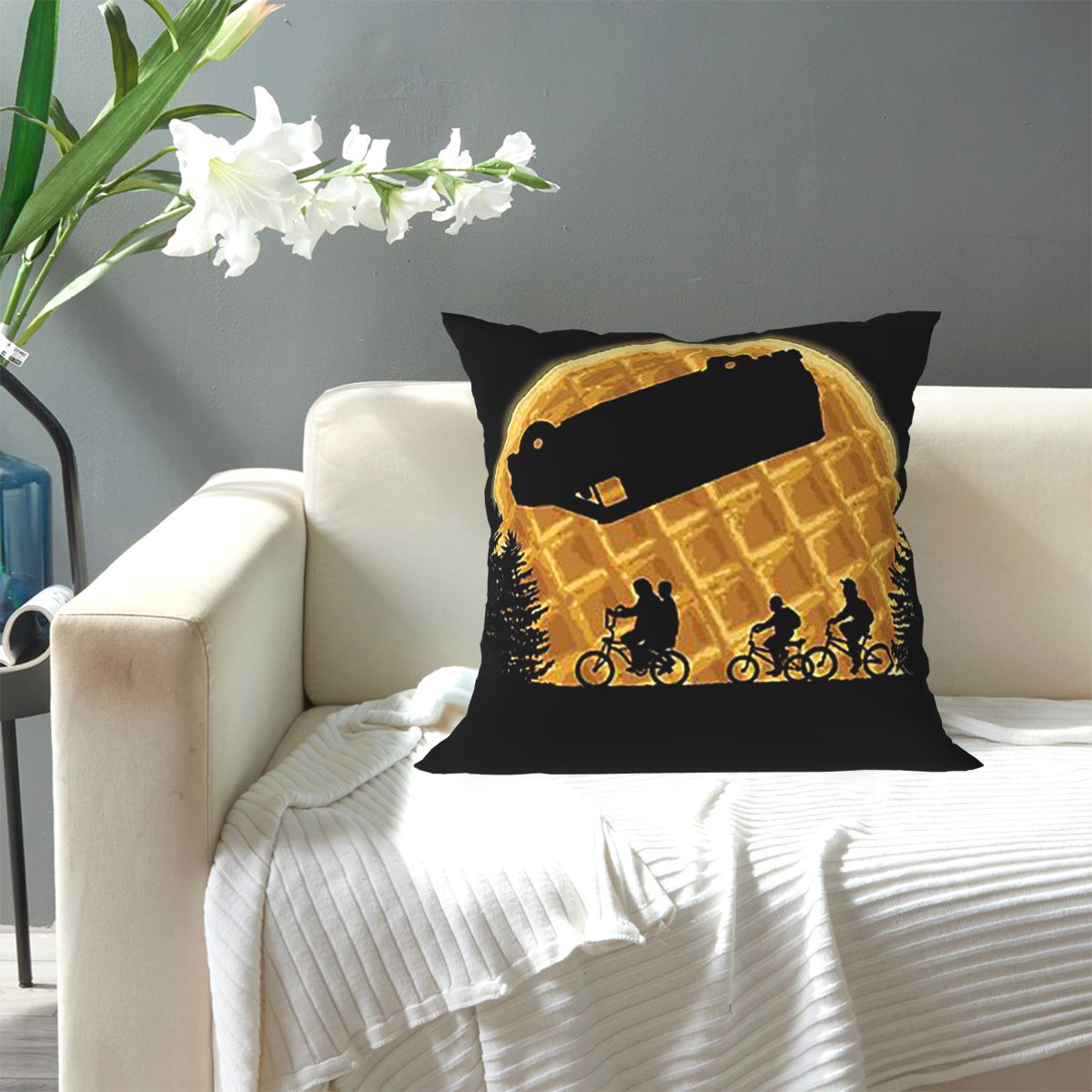 Housse de coussin Stranger Things la lune aux gaufres vu de face